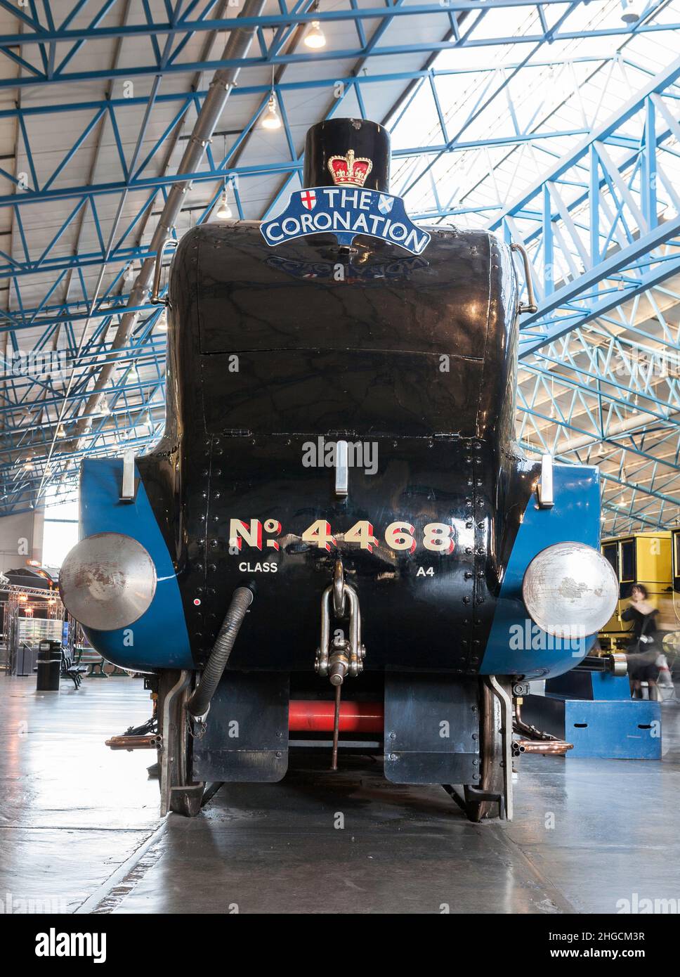 Vorderansicht des Weltrekords mit Dampflokomotive 4468 Mallard im National Railway Museum, York, England, Großbritannien Stockfoto