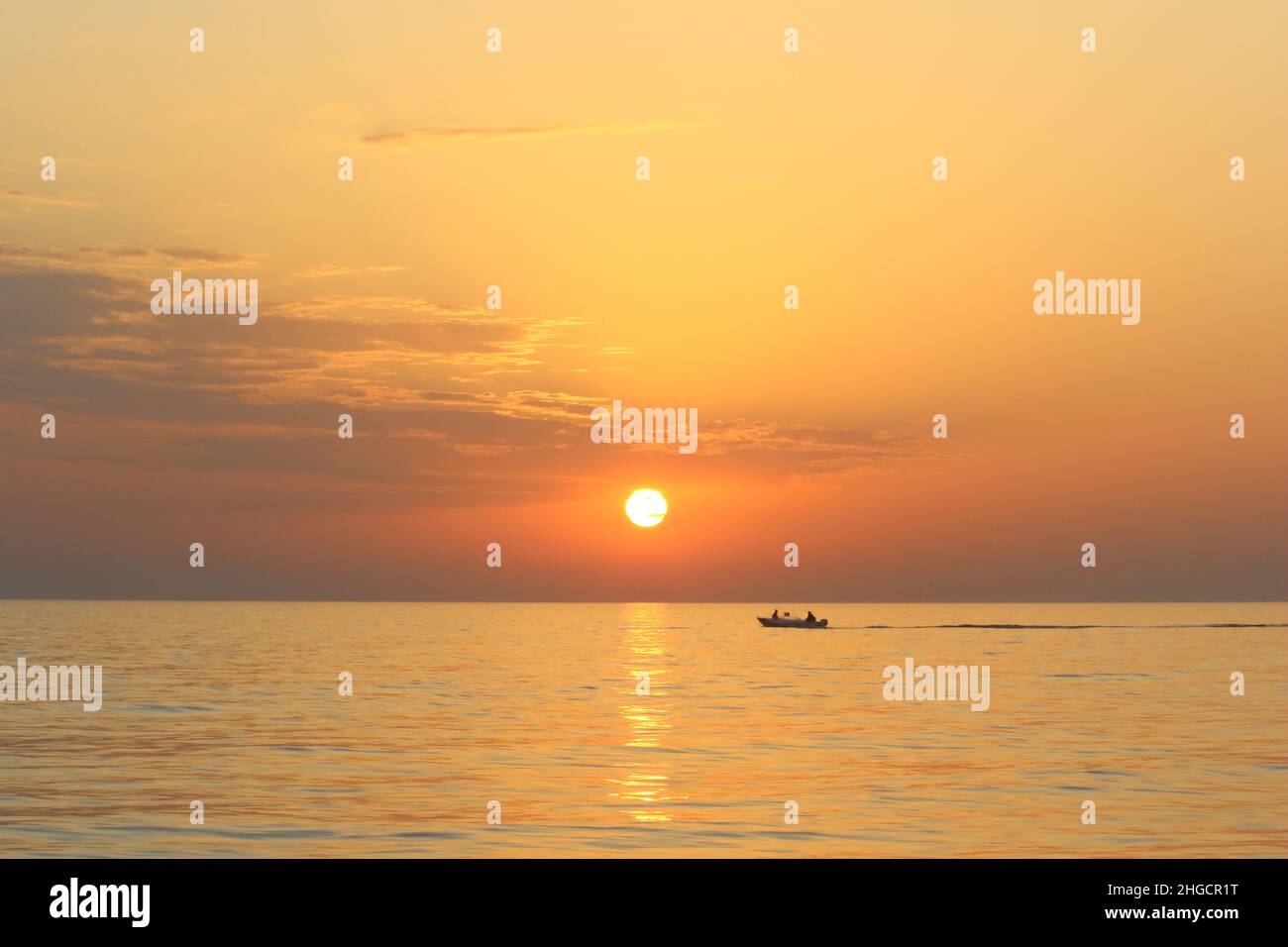 Sonnenuntergang über dem mittelmeer Stockfoto