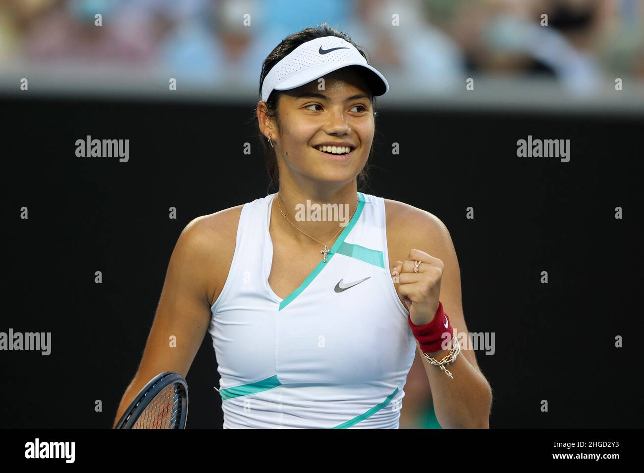 Melbourne, Australien. 20th. Januar 2022. Die britische Tennisspielerin Emma Raducanu in Aktion während des Australian Open Turniers im Melbourne Park am Donnerstag, den 20. Januar 2022. © Jürgen Hasenkopf / Alamy Live News Stockfoto Melbourne, Australien. 20th. Januar 2022. Die britische Tennisspielerin Emma Raducanu in Aktion während des Australian Open Turniers im Melbourne Park am Donnerstag, den 20. Januar 2022. © Jürgen Hasenkopf / Alamy Live News Stockfoto