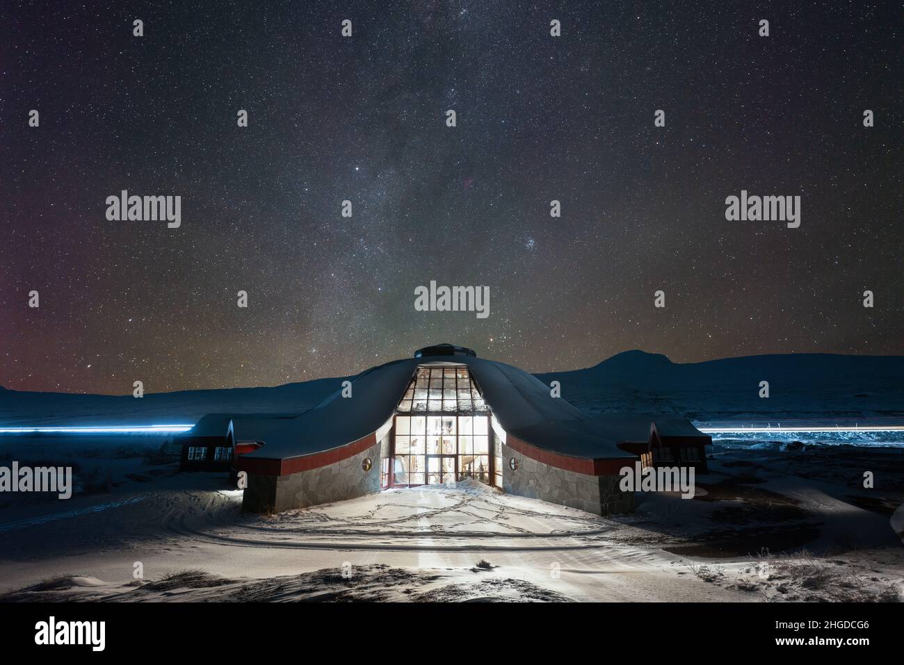 Polarkreis Zentrum in Norwegen in der Nacht Stockfoto