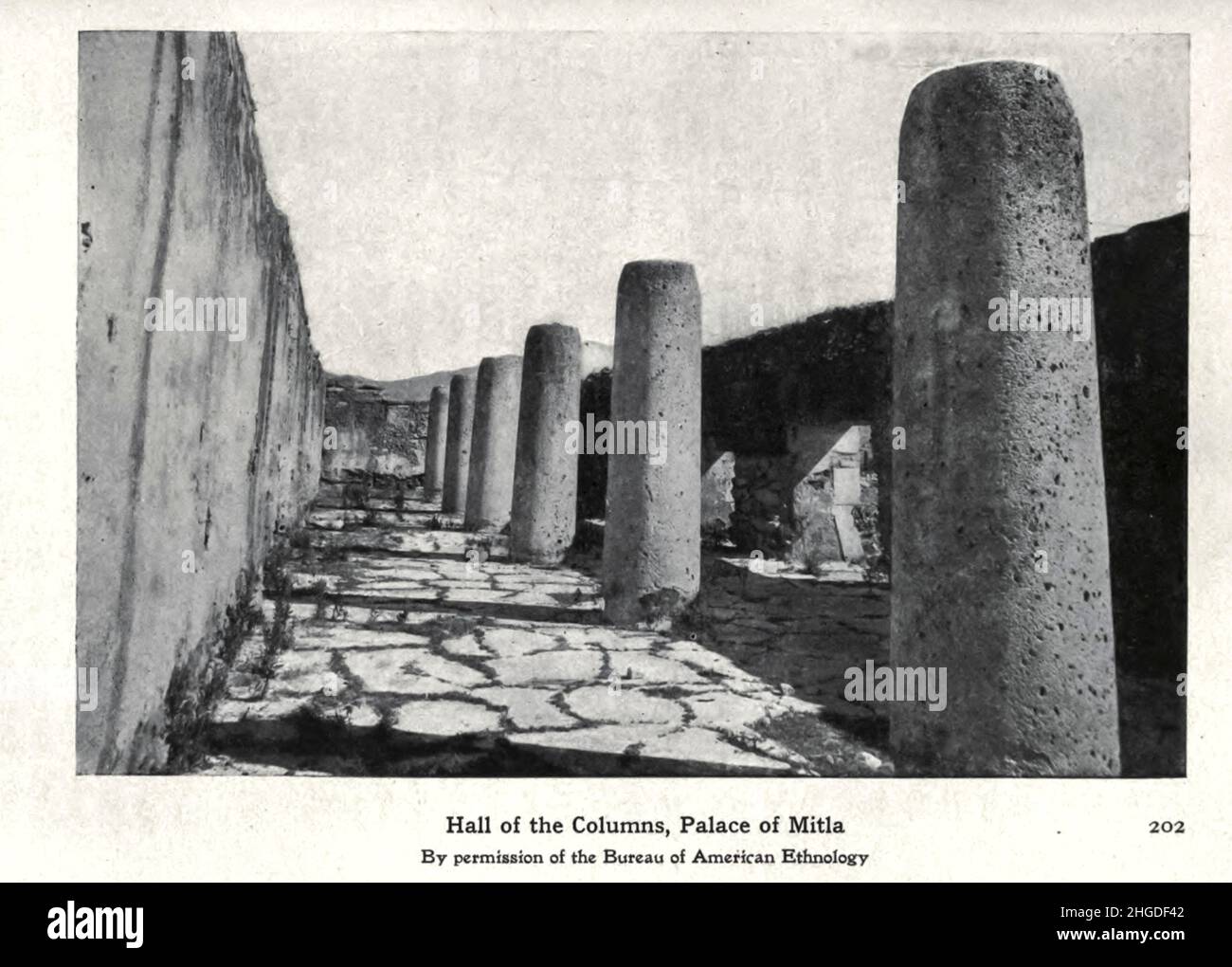 Hall of Columns Great Palace of Mitla aus dem Buch "Myths and Legends Mexico and Peru" von Lewis Spence, Herausgeber Boston : David D. Nickerson 1913 Stockfoto