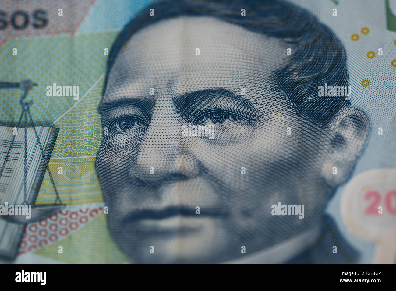 Rheinbach, Deutschland 12. April 2021, Makroaufnahme des Gesichts von 'Benito Juarez' auf einer mexikanischen 20 Peso-Note Stockfoto