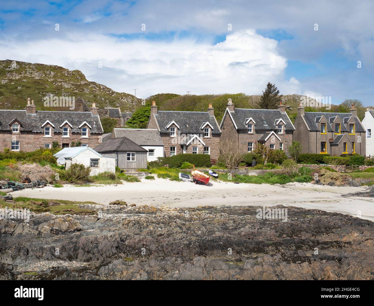 Blick auf Iona Island Dorf und Küste, vor der Isle of Mull Stockfoto