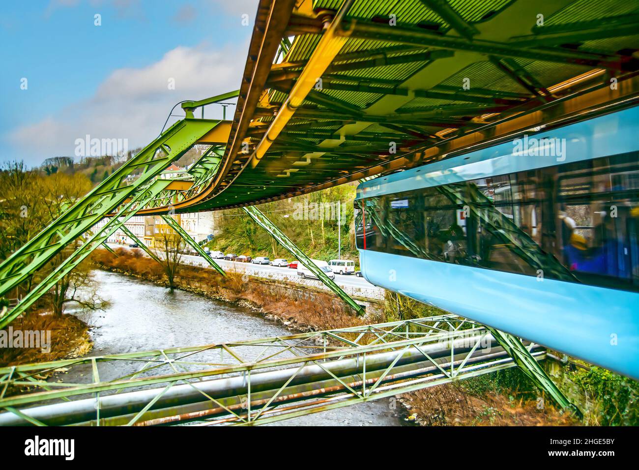 Schwebebahn Wuppertal (Schwebebahn) in der deutschen Stadt Nordrhein Westaphalia Stockfoto