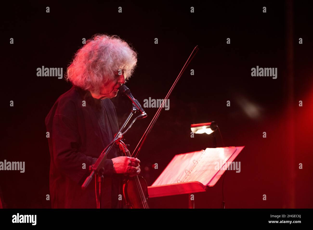 Der italienische Sänger und Violonist Angelo Branduardi beim Konzert „il cammino dell’anima Tour“ im Teatro Colosseo am 19. Januar 2021 in Turin, Italien. Stockfoto