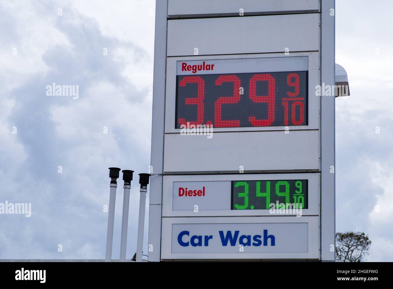 Schild mit steigenden Gaspreisen in New Orleans, LA, USA Stockfoto