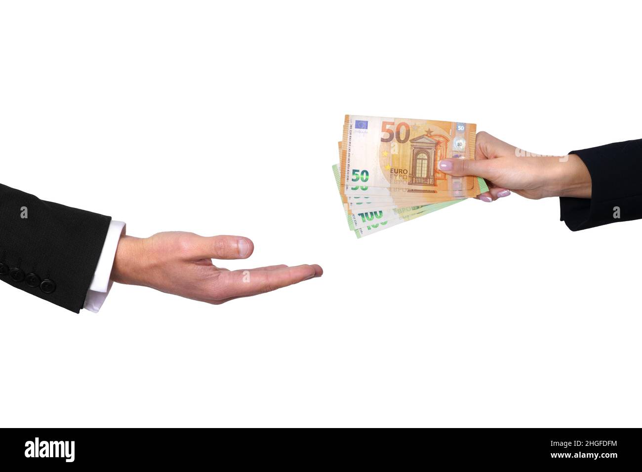 Hand gibt Geld und Hand nimmt Geld isoliert auf weißem Hintergrund. Geld leihen Stockfoto