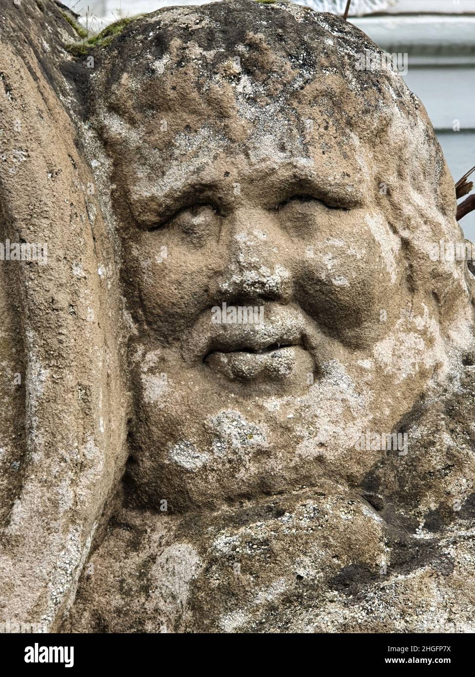 Relief Fröhlicher Mann In Neumagen-Dhron / Moselle Stockfoto