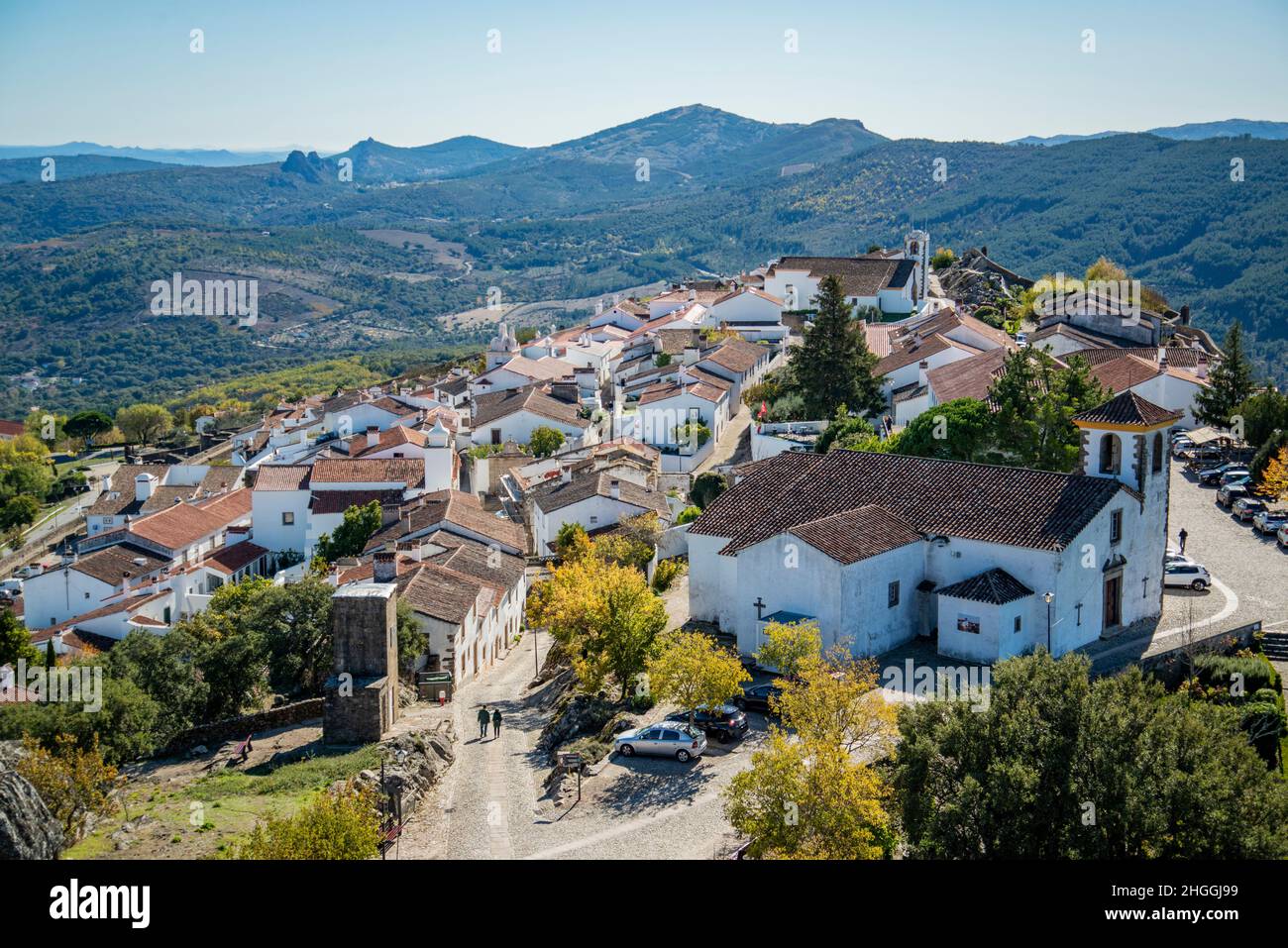 Die Altstadt des Dorfes Marvao auf dem Hügel von Castelo de Marvao in Alentejo in Portugal. Portugal, Marvao, Oktober 2021 Stockfoto