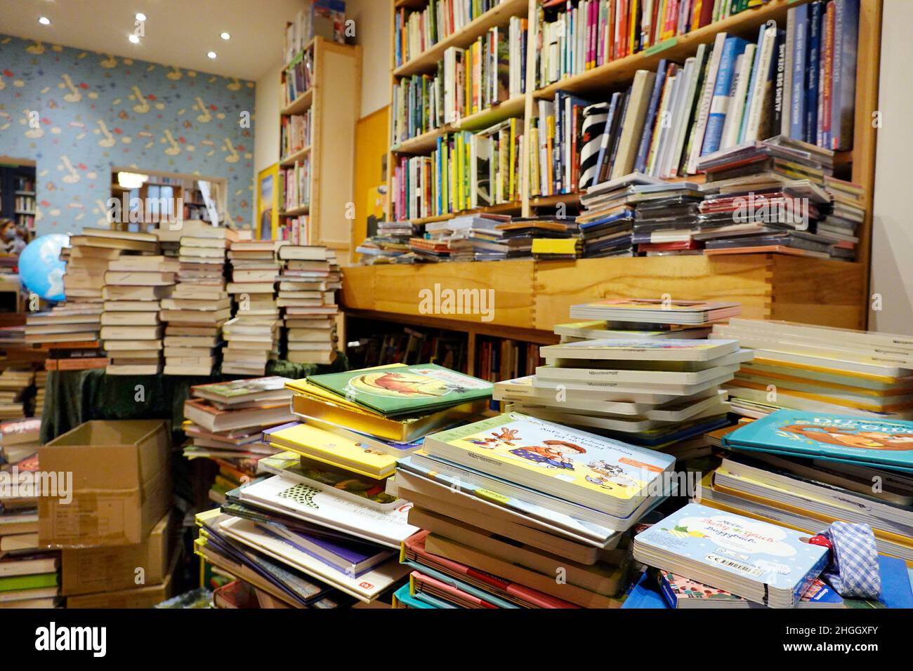 Gebrauchte Bücher in einem Antiquariat, Deutschland Stockfoto