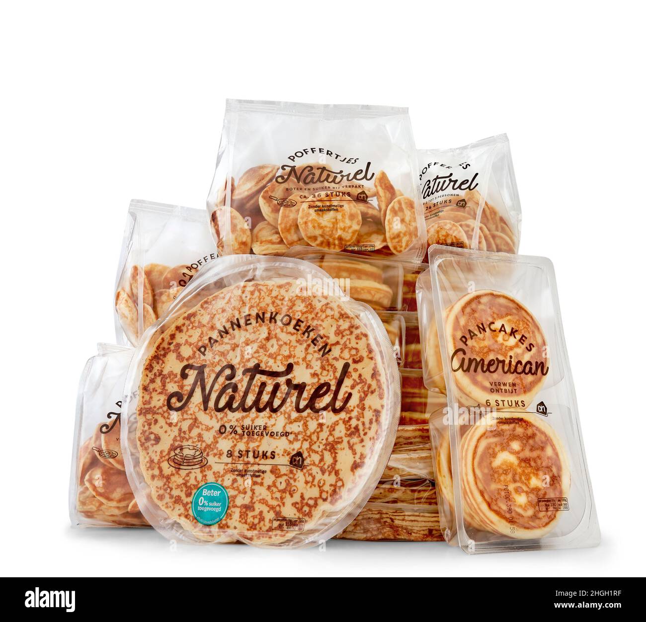 Niederlande, Haarlem - 29-05-2019: Amerikanische und niederländische Pfannkuchen in einem Studio-Setting, isoliert auf Weiß. Stockfoto