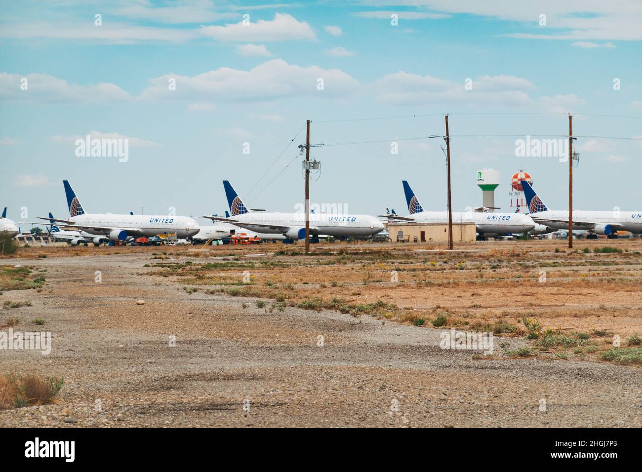 Flugzeuge, die infolge der COVID-19-Pandemie im Roswell International Air Center, New Mexico, gelagert wurden. Das trockene Klima hilft, die Luftframes zu erhalten Stockfoto