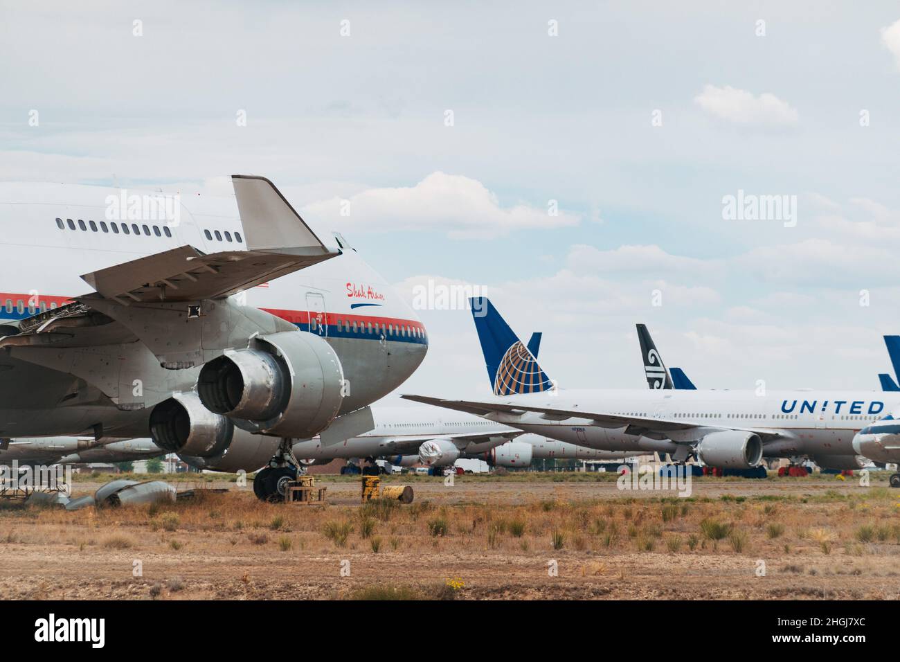 Eine ehemalige Boeing 747 von Malaysian Airlines, die für Teile im Roswell International Air Center, New Mexico, demontiert wird Stockfoto