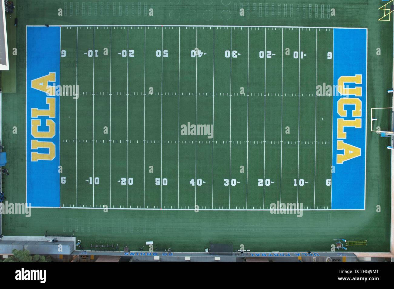 Eine Luftaufnahme der Übungsfelder im Wasserman Football Center auf dem UCLA Campus, Donnerstag, 20. Januar 2022, in Los Angeles. Stockfoto