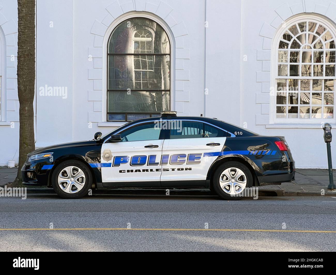 30th. November 2021 - Charleston, South Carolina, USA: Ein Polizeiauto von Charleston in diesem historischen Viertel. Stockfoto