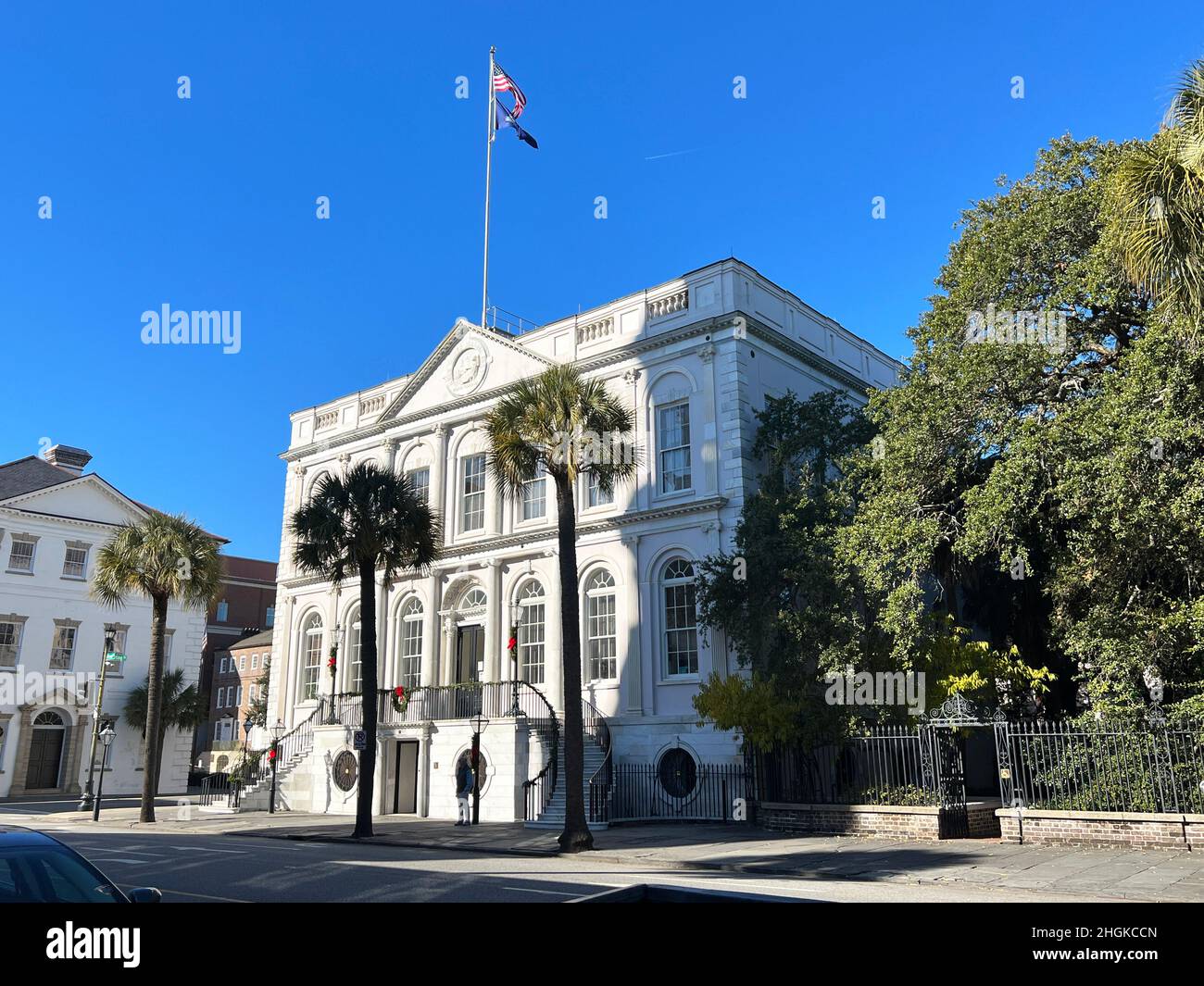 30th. Nov. 2021 - Charleston, South Carolina, USA: Blick auf das Rathaus von Charleston, ein Teil des SNEE Plantation Estate. Stockfoto