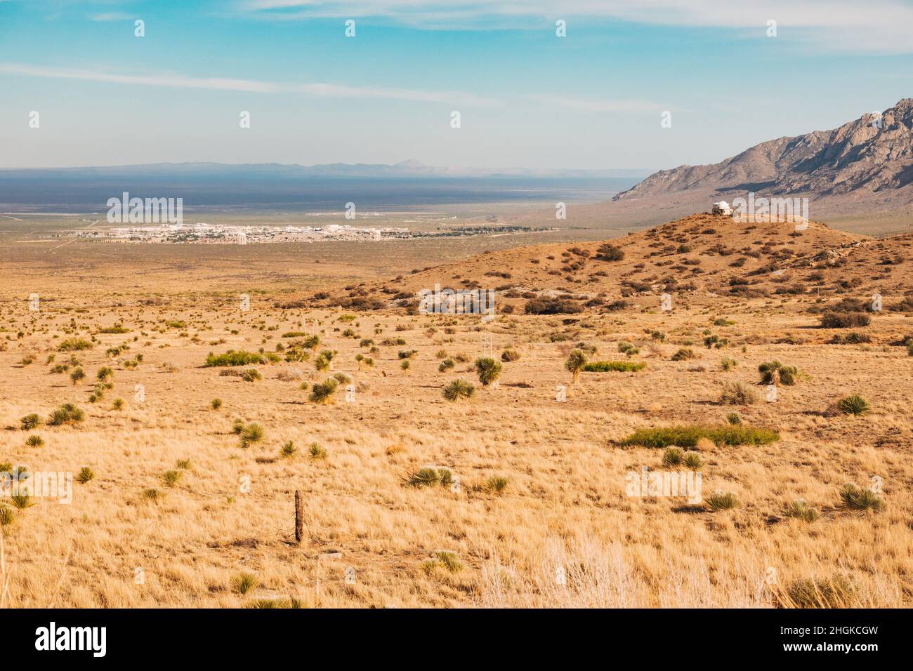 Das Township der White Sands Missile Range, ein Testgelände der US-Armee, in New Mexico, USA, von der Autobahn aus gesehen Stockfoto