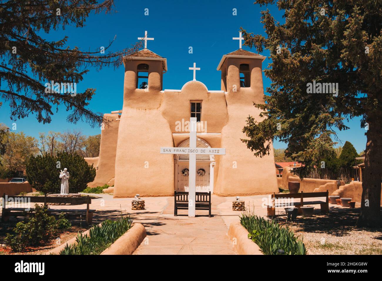 San Francisco de Asís Catholic Mission Church, ein nationales historisches Wahrzeichen, das zwischen 1772 und 1816 mit adobe erbaut wurde Stockfoto