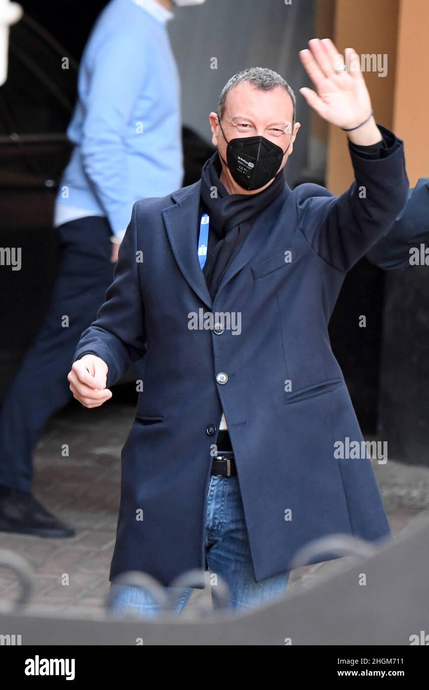 Sanremo, Italien. 21st Januar 2022. Sanremo: Ariston Theater. 72 Festival des italienischen Liedes. Versuche. Auf dem Foto: Amadeus und Lucio Presta Credit: Independent Photo Agency/Alamy Live News Stockfoto