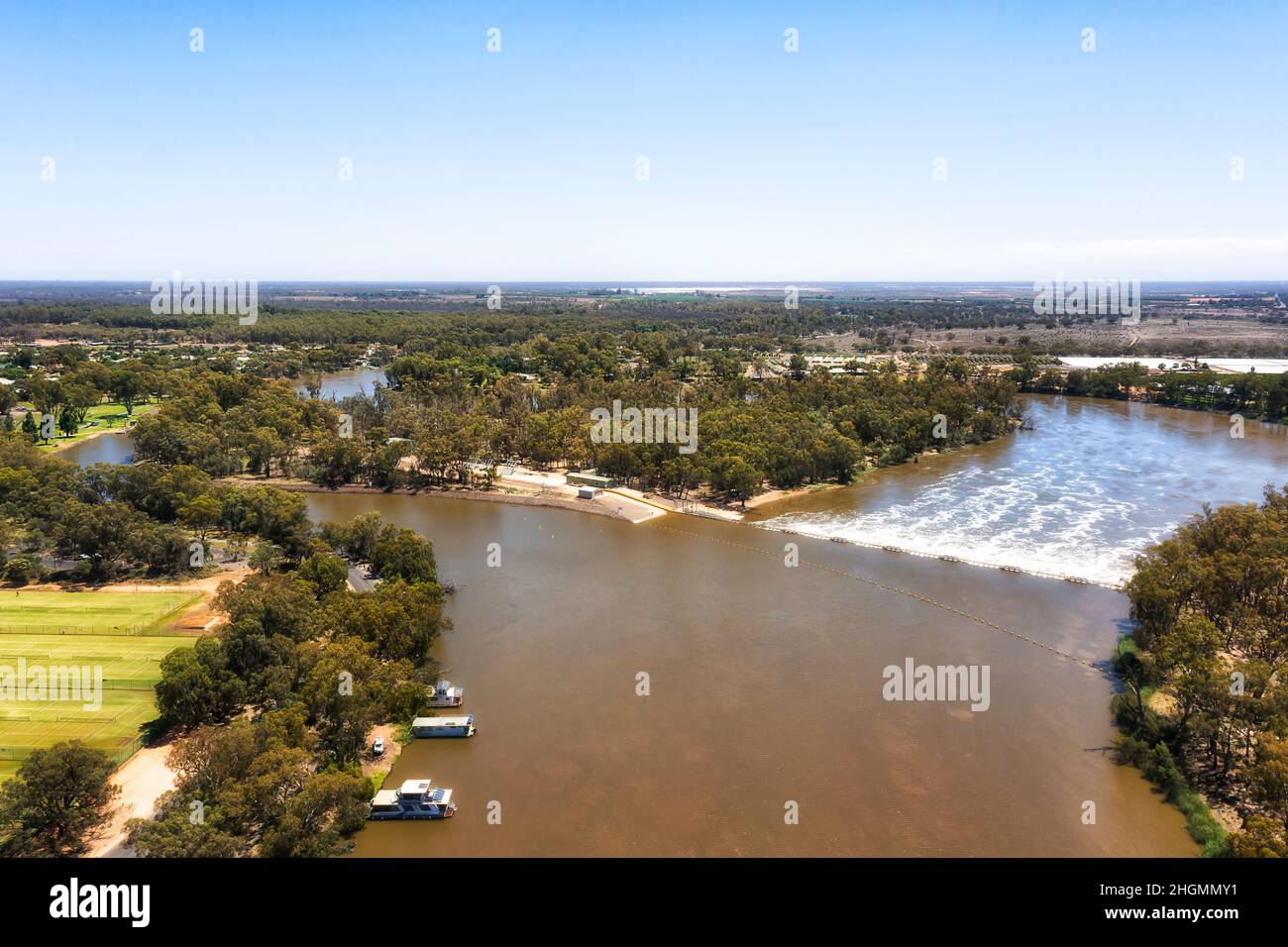 Wehr am Murray River in Mildura Stadt der australischen riverina - Luftlandschaft. Stockfoto