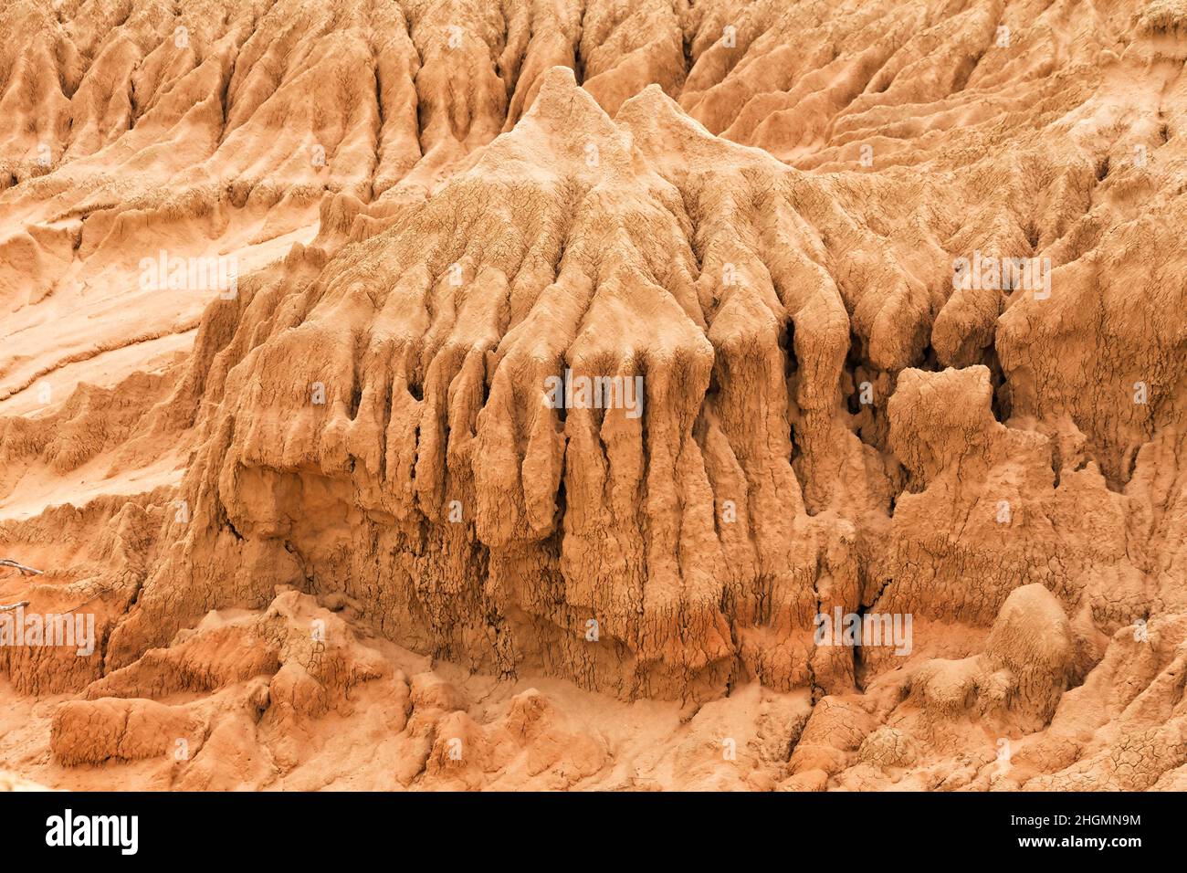 Erodierte Sandstoen-Lunette-Formation aus Lehm in den Mauern chinas, ein Naturwunder im Lake Mungo National Park von Australien. Stockfoto