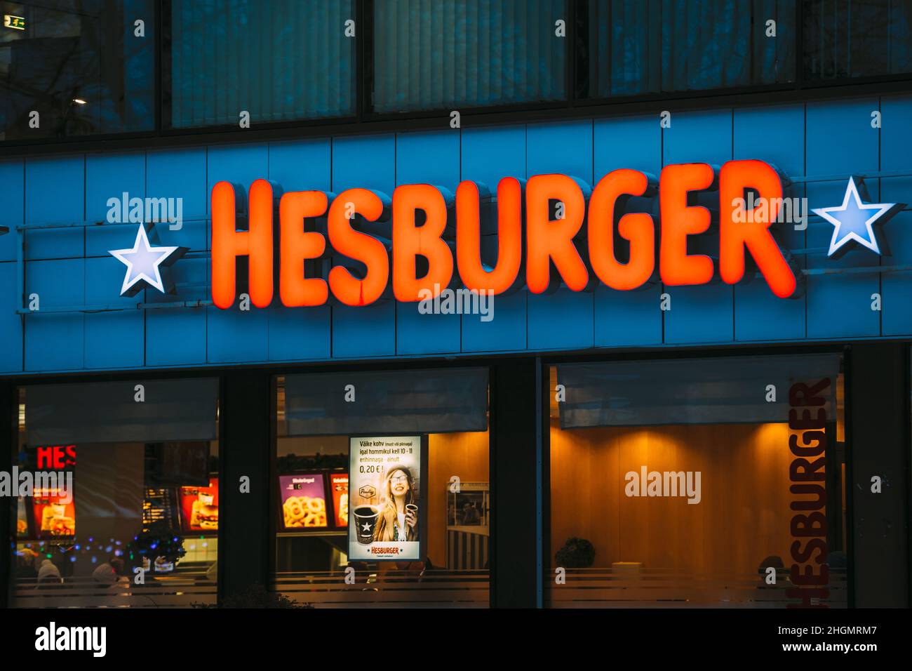 Logo Marke von Hesburger an der Wand des Fast Food Restaurants Stockfoto