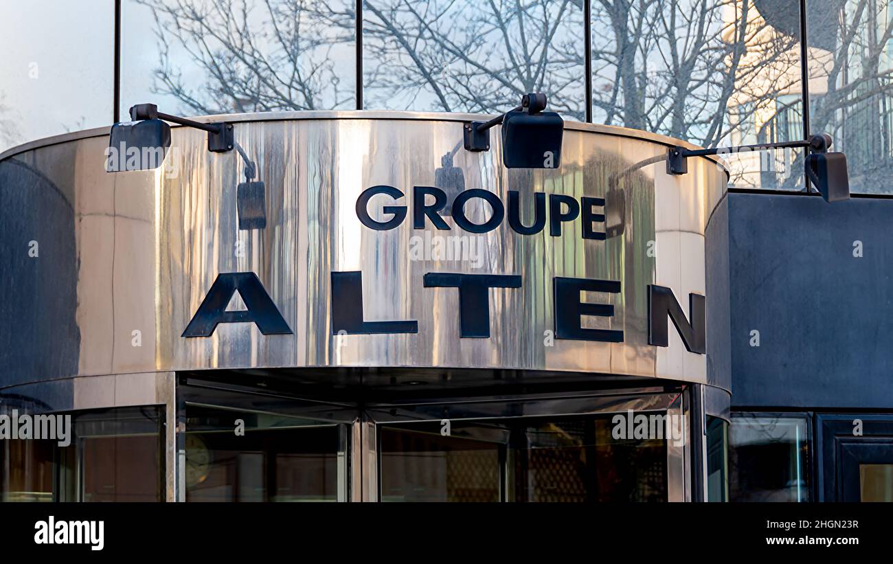 Melden Sie sich am Eingang des Hauptsitzes der Alten Gruppe, einem europäischen führenden IT-Dienstleistungsunternehmen für High-Tech-Engineering und -Consulting Stockfoto