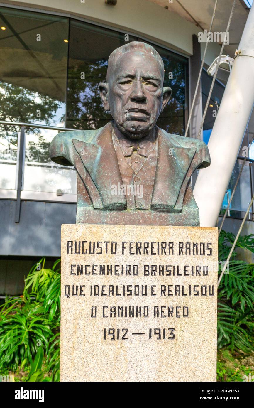 Büste von Augusto Ferreira Ramos. Er war ein brasilianischer Ingenieur, der die Zuckerhut-Seilbahn entwarf. Stockfoto