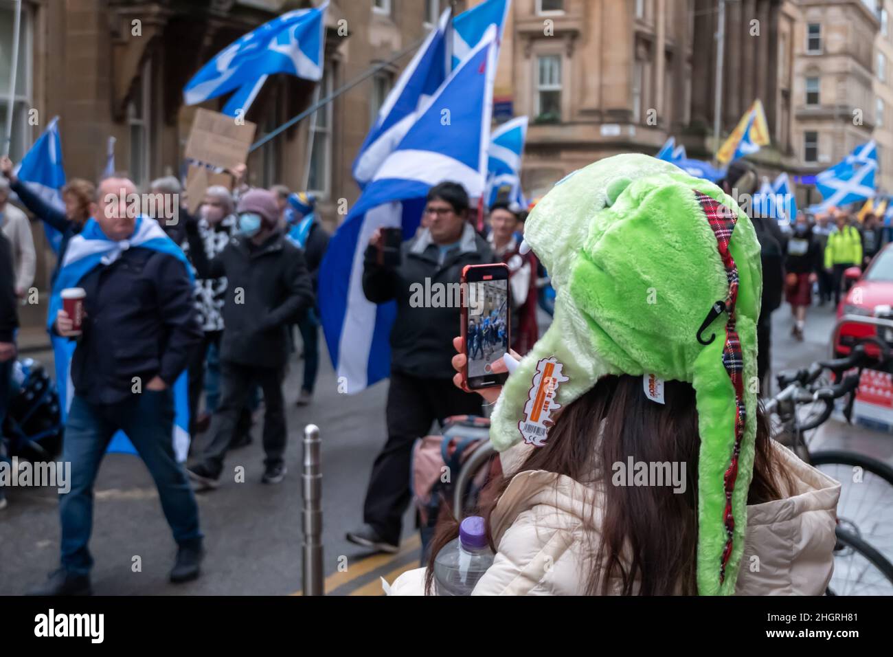 Glasgow, Schottland, Großbritannien. 22nd. Januar 2022. Die schottische Unabhängigkeit marschiert vom George Square durch das Stadtzentrum nach Glasgow Green, organisiert von der Gruppe All Under One Banner. Kredit: Skully/Alamy Live Nachrichten Stockfoto