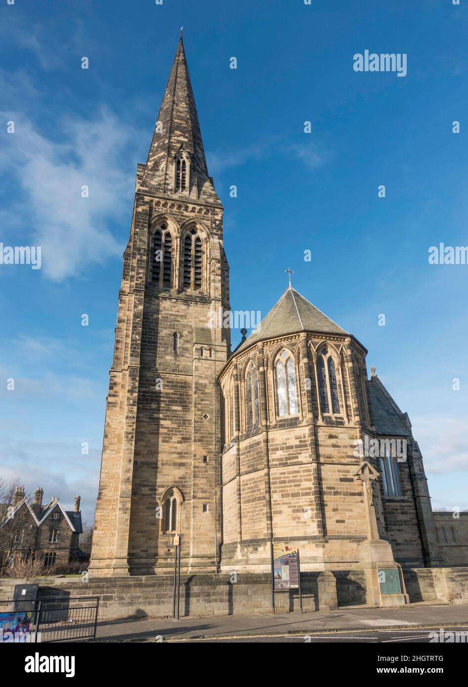 Denkmalgeschütztes Gebäude aus dem 19th. Jahrhundert, St. George's Kirche in Cullercoats, Nord-Tyneside, England, Großbritannien. Stockfoto