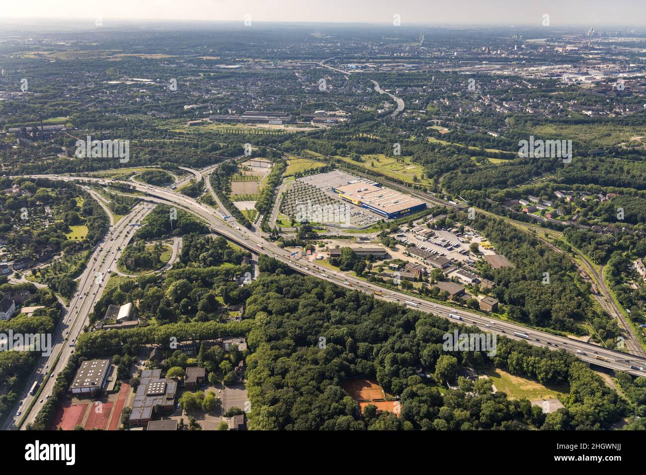Luftaufnahme, Möbelhaus Ikea am Autobahnkreuz Duisburg-Nord, A42 und A59, Obermeiderich, Duisburg, Ruhrgebiet, Nordrhein-Westfalen, Deutschland Stockfoto