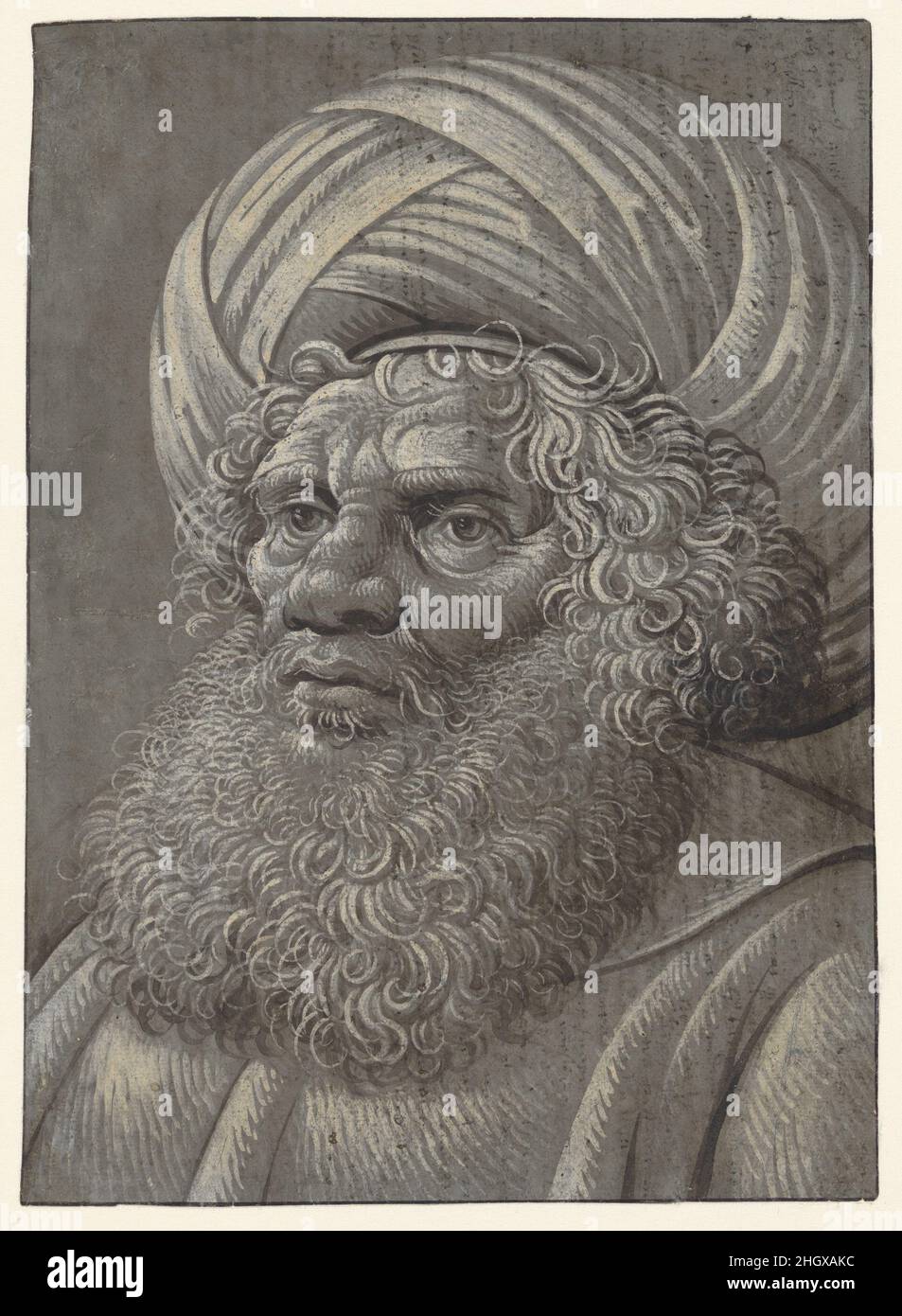Kopf eines Bartmenschen mit Turban (recto); lateinische Schrift (verso) ca. 1510 Meister des Todes Absaloms (?) Kopfstudien mit bärtigen Männern mit tief ausgekleideten Merkmalen und großen Turbanen waren zur Wende des 16. Jahrhunderts in Mitteleuropa und den Niederlanden beliebt. Die hier gezeigte Grisaille-ähnliche Technik – monochromatische Gouache auf farbigem Boden – vermehrte sich ebenfalls um diese Zeit. Mit ihren markanten Pinselstrichen und weißen Highlights erinnert diese Zeichnung an niederländische Entwürfe für Glas um 1500. Das Blatt wurde dem sogenannten Meister des Todes von zugeschrieben Stockfoto