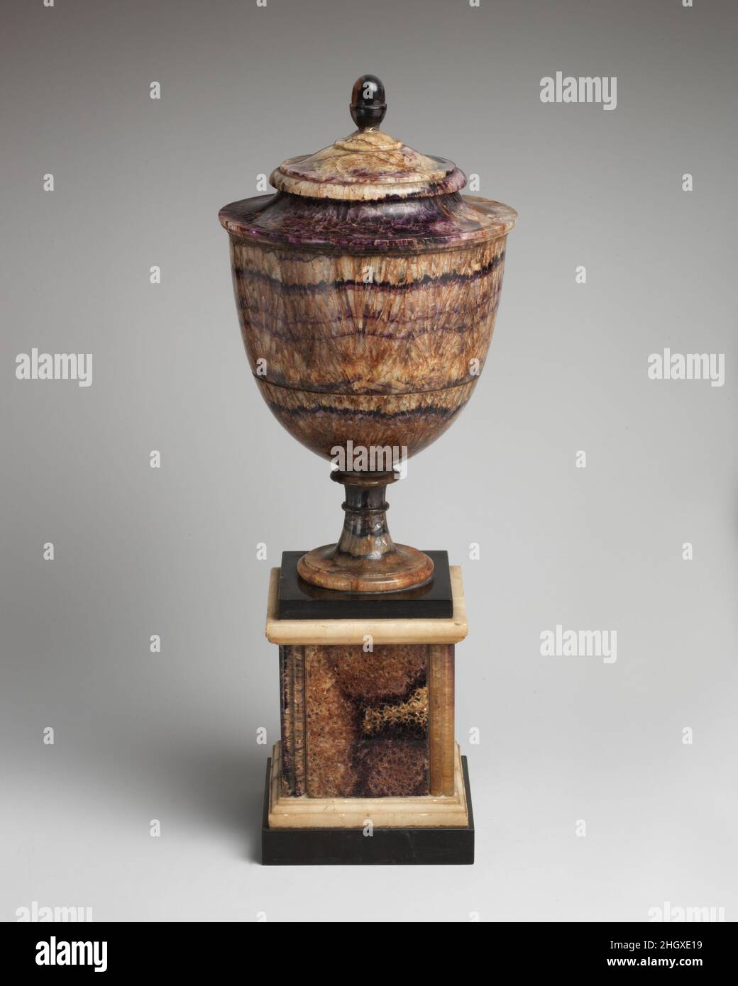 Urn letztes Viertel 18th Jahrhundert Briten. Urn. Britisch. Letztes Viertel 18th Jahrhundert. Derbyshire Balken, Alabaster, Marmor. Lapidarie Stockfoto