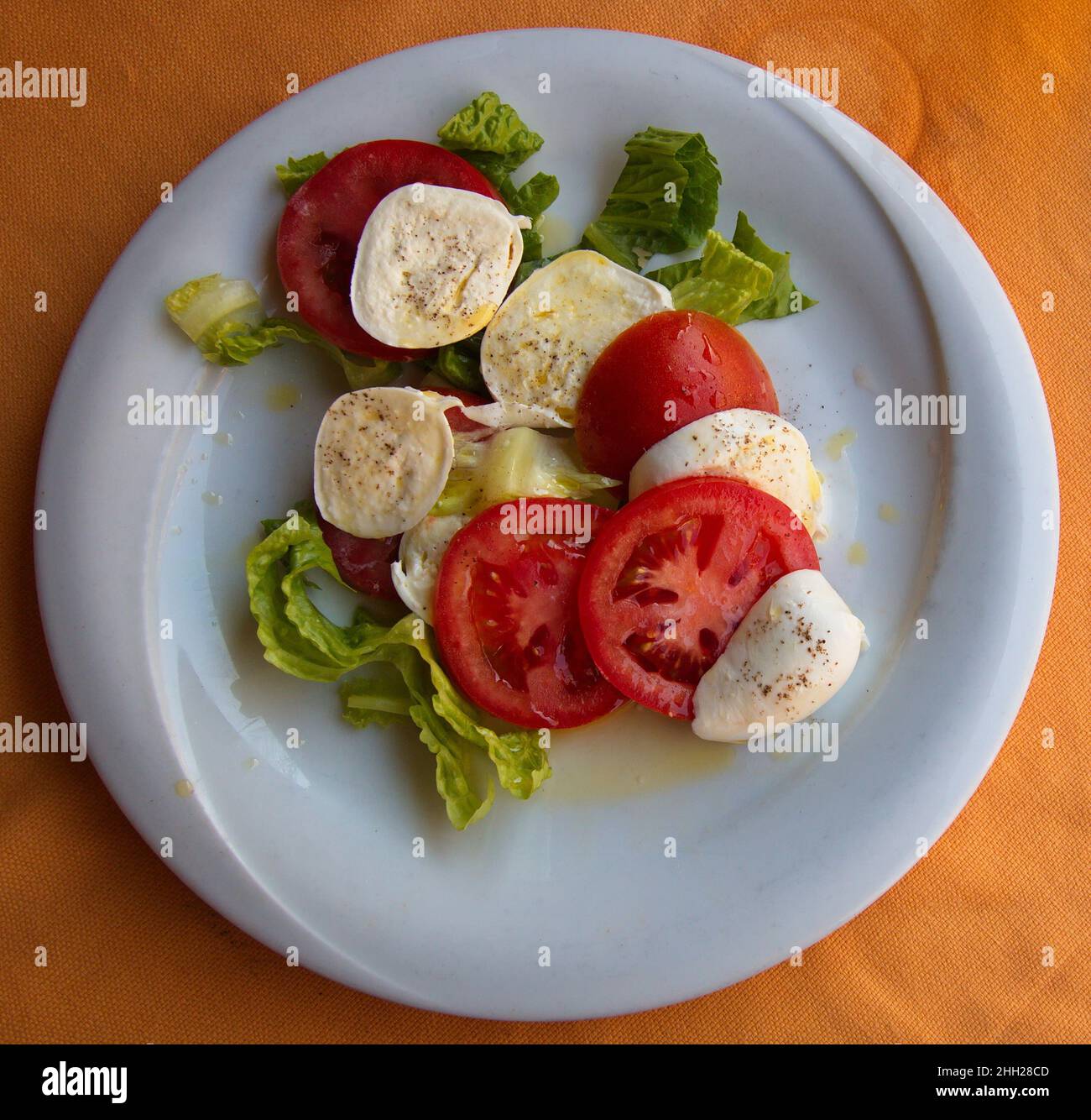 Tomaten Caprese mit Mozarella in einem Restaurant in Italien, Europa Stockfoto