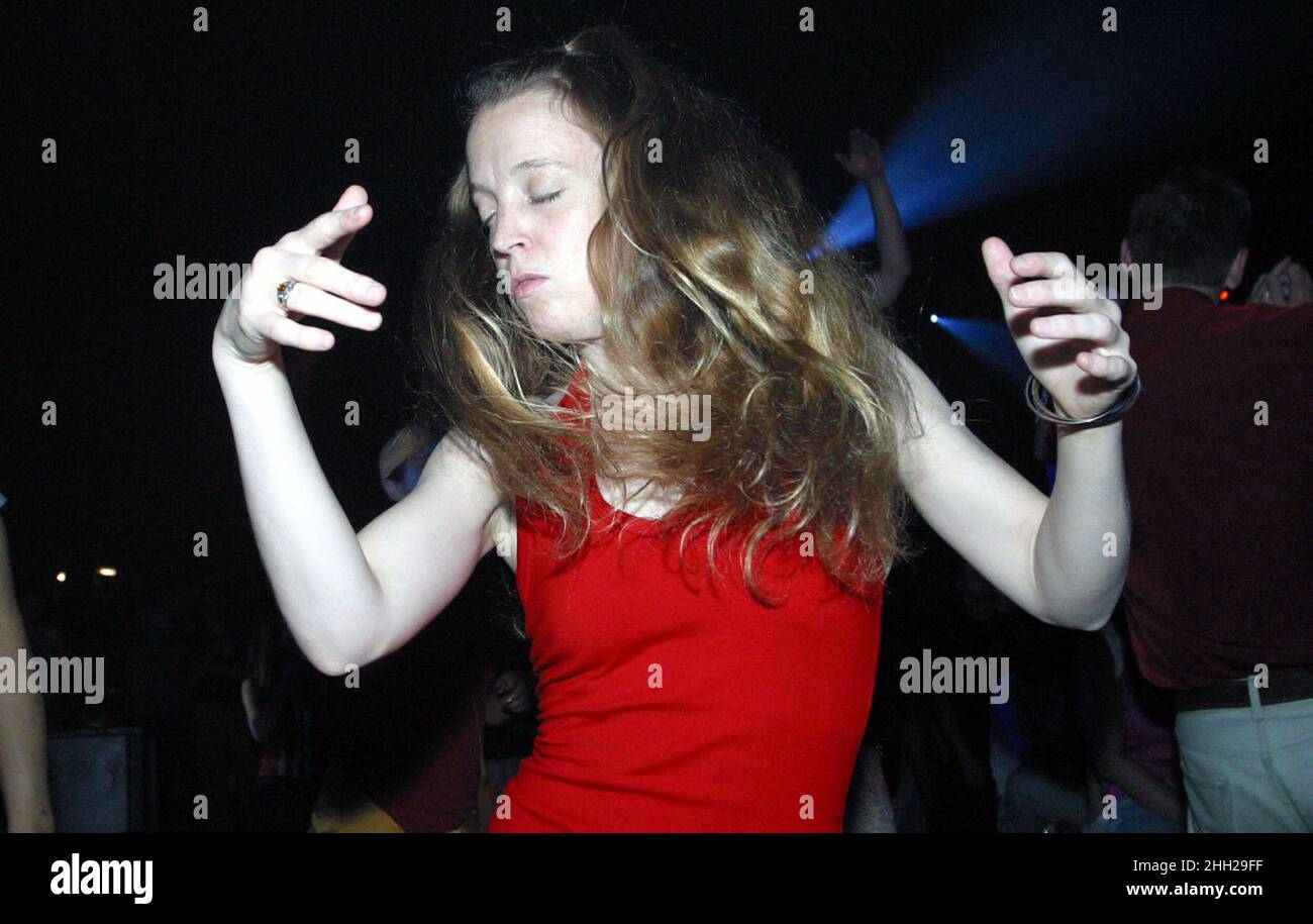 20 Jul 2003 Südkorea - Seoul Bevölkerungen, die schnell reagieren New Age und Kulturwandel denken Rave Party, die unabhängige Kultur ist. Foto von Eco photo/Keystone Canada Stockfoto