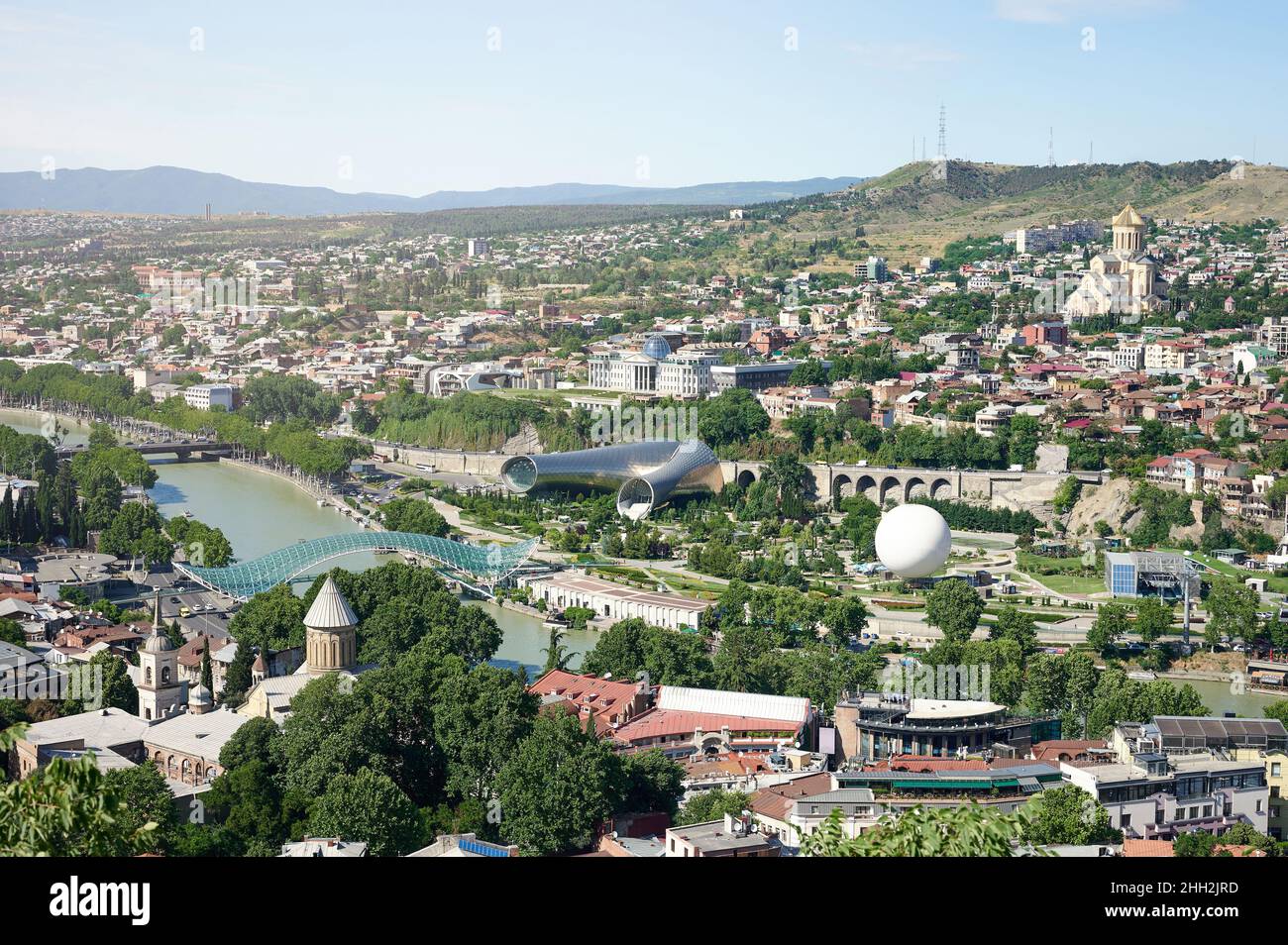 Zentrum von Capial Georgien Tiflis Stadt Luftdrohne Ansicht Stockfoto