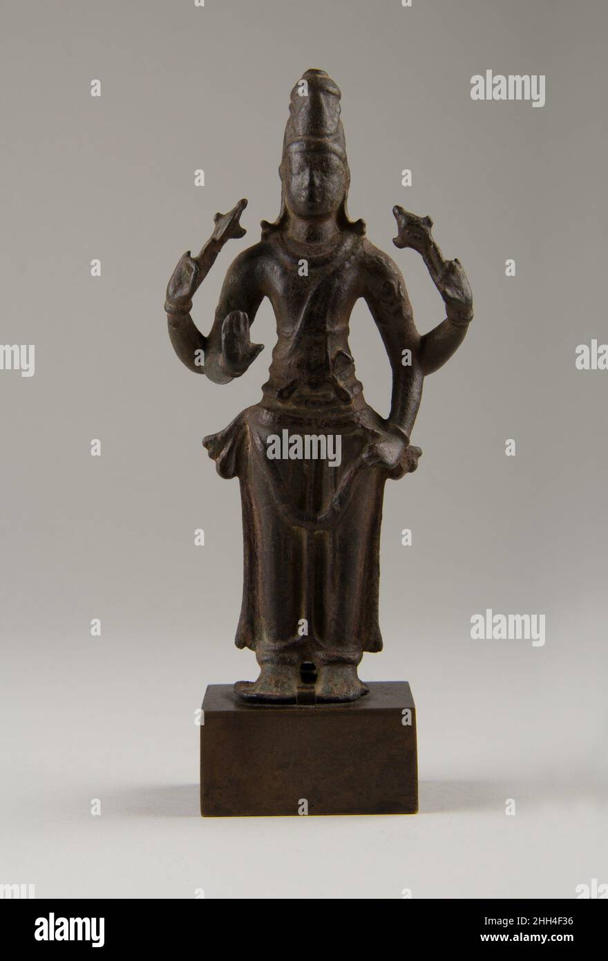 Standing Vishnu Indien des 9th. Jahrhunderts (Tamil Nadu). Stehende Vishnu. Indien (Tamil Nadu). 9th Jahrhundert. Kupferlegierung. Pallava oder frühe Chola-Periode (880–1279). Metallverarbeitung Stockfoto