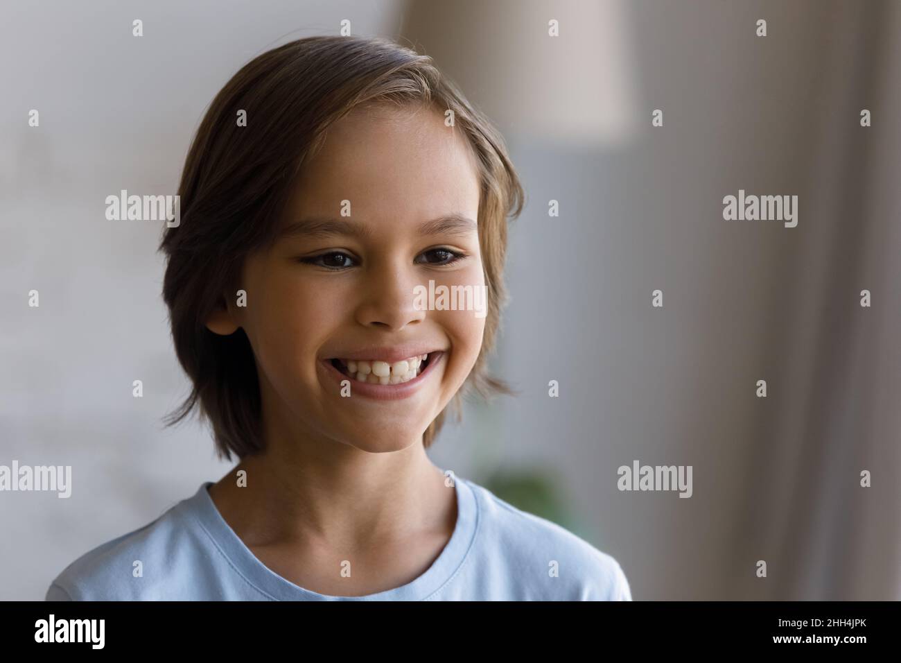 Pre teen boy model -Fotos und -Bildmaterial in hoher Auflösung – Alamy