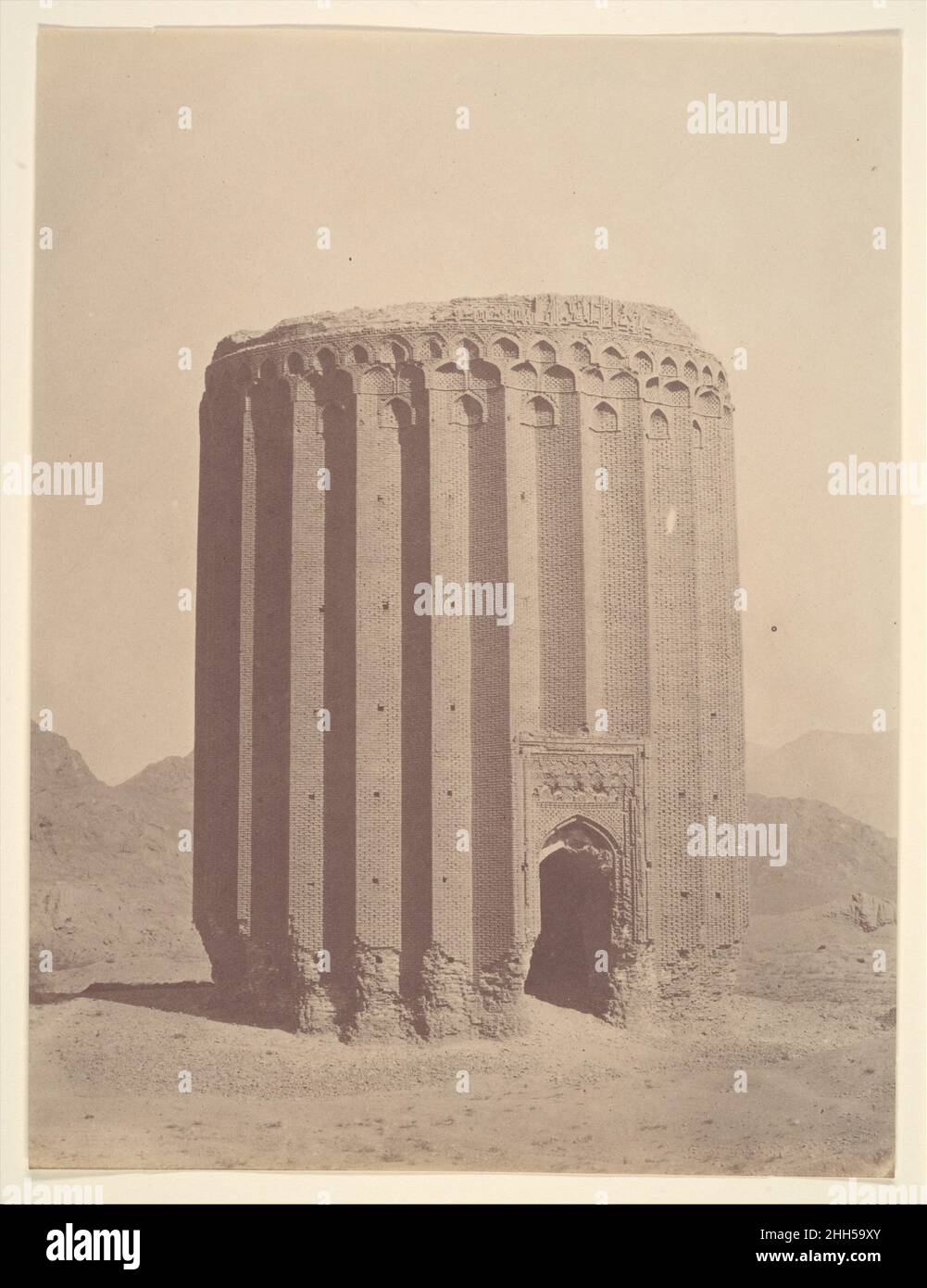 [RAYY, Turm von Toghrul, 1139.] 1840s–60s möglicherweise von Luigi Pesce Italienisch. [RAYY, Turm von Toghrul, 1139.] 652121 Stockfoto