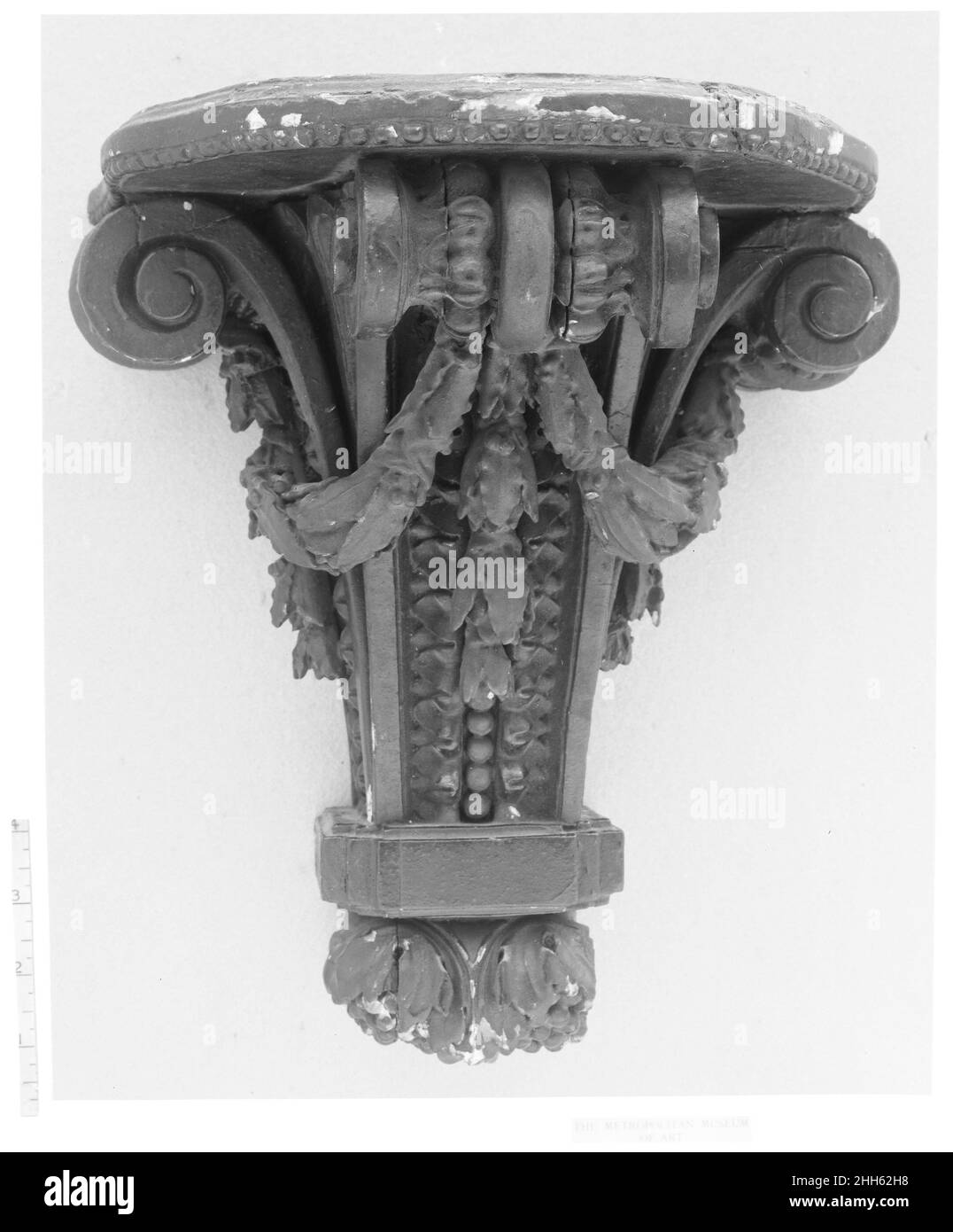 Console d'applique 18th Jahrhundert Französisch. Konsolenapplikation. Französisch. 18th Jahrhundert. Geschnitztes Holz. Holzmöbel Stockfoto