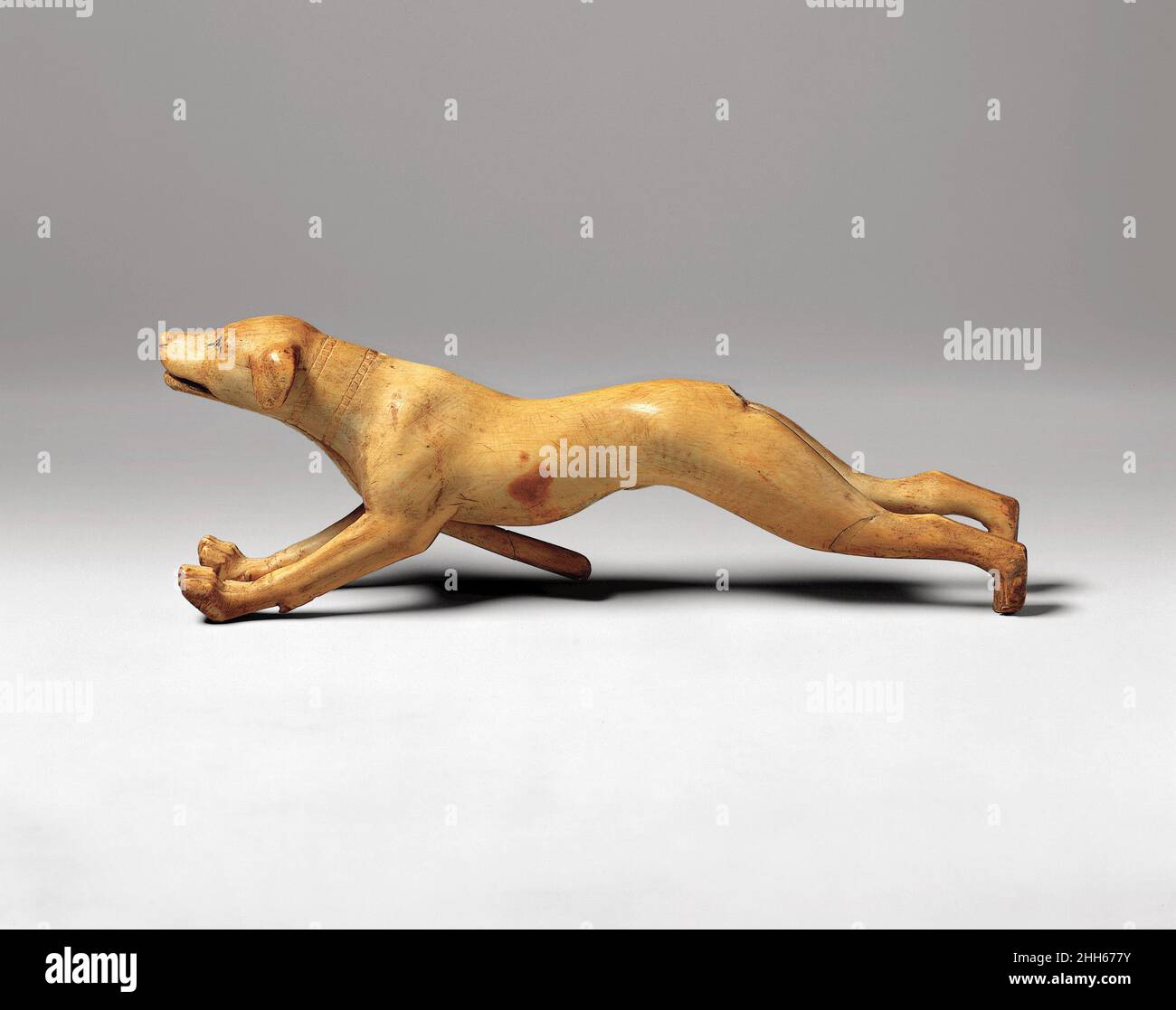 Mechanischer Hund ca. 1390–1353 v. Chr. Neues Königreich dieser springende  Jagdhund kann dazu gebracht werden, seinen Mund mit dem Hebel unter der  Brust zu öffnen und zu schließen. Ursprünglich mit einem String
