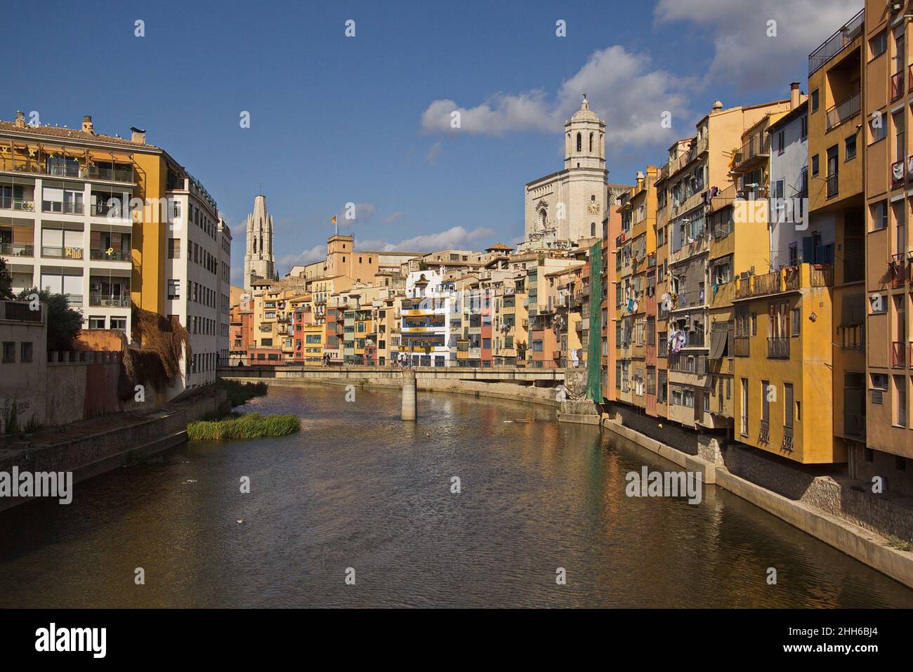 Brücke Pont de Sant Augusti über den Fluss Onyar in Girona, Katalonien, Spanien, Europa Stockfoto