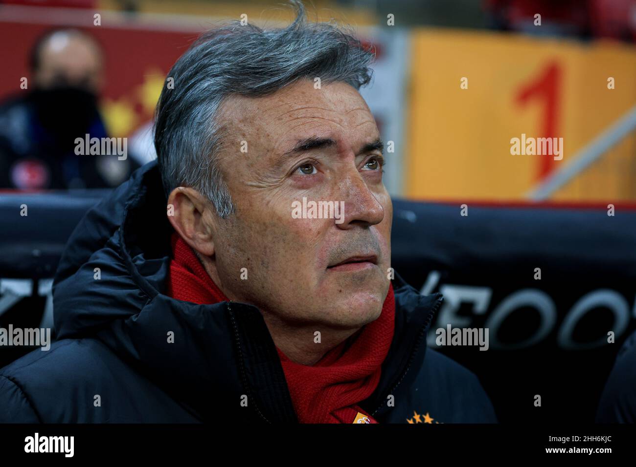 ISTANBOEL, TÜRKEI - 23. JANUAR: Cheftrainer Domenec Torrent Font von Galatasaray während des türkischen Super Lig-Spiels zwischen Galatasaray und Trabzonspor am 23. Januar 2022 in Nef Stadyumu in Istanbul, Türkei (Foto von /Orange Picts) Stockfoto