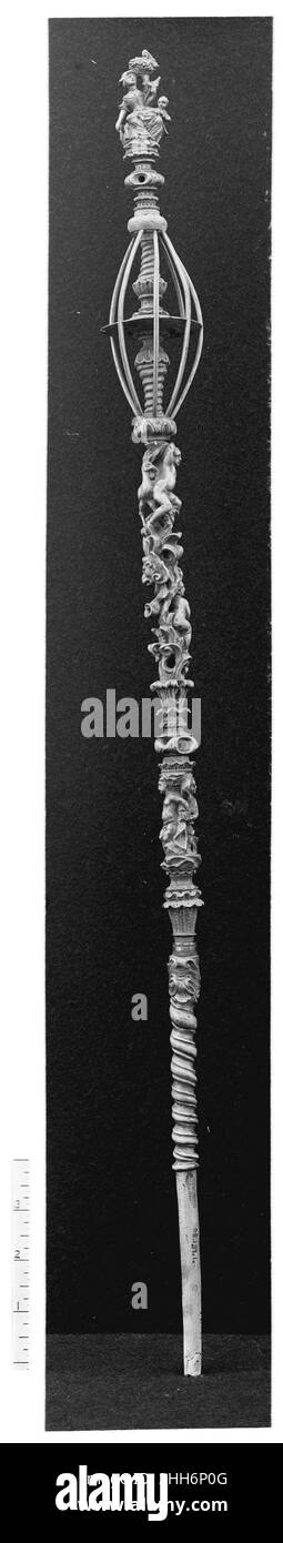 Spindel (distaff) 18th Jahrhundert Italienisch. Spindel (distaff). Italienisch. 18th Jahrhundert. Buchsbaum. Skulptur-Miniatur Stockfoto