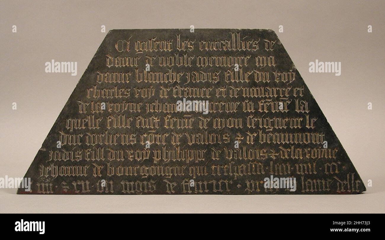 Grabplatte von Blanche von Frankreich (1328–92), Tochter von Karl IV. Von Frankreich und Jeanne d'Evreux nach 1392 Französisch die Inschrift lautet in Übersetzung: „Hier liegen die Eingeweide der Herrin edler Erinnerung, meiner Frau Blanche, Tochter des verstorbenen Karl, König von Frankreich und Navarra, und der Königin Jeanne d’Evreux, seiner Frau. Diese Tochter war die Frau meines herrn, des Herzogs von Orleans, des Hauses Valois und des Beaumont, des Sohnes des verstorbenen Königs Philipp von Valois und der Königin Jeanne de Bourgogne, Die im Jahr 1.000 dreihundertachtzigundachtzig und zwölf, im Monat Februar, starben. Pra Stockfoto