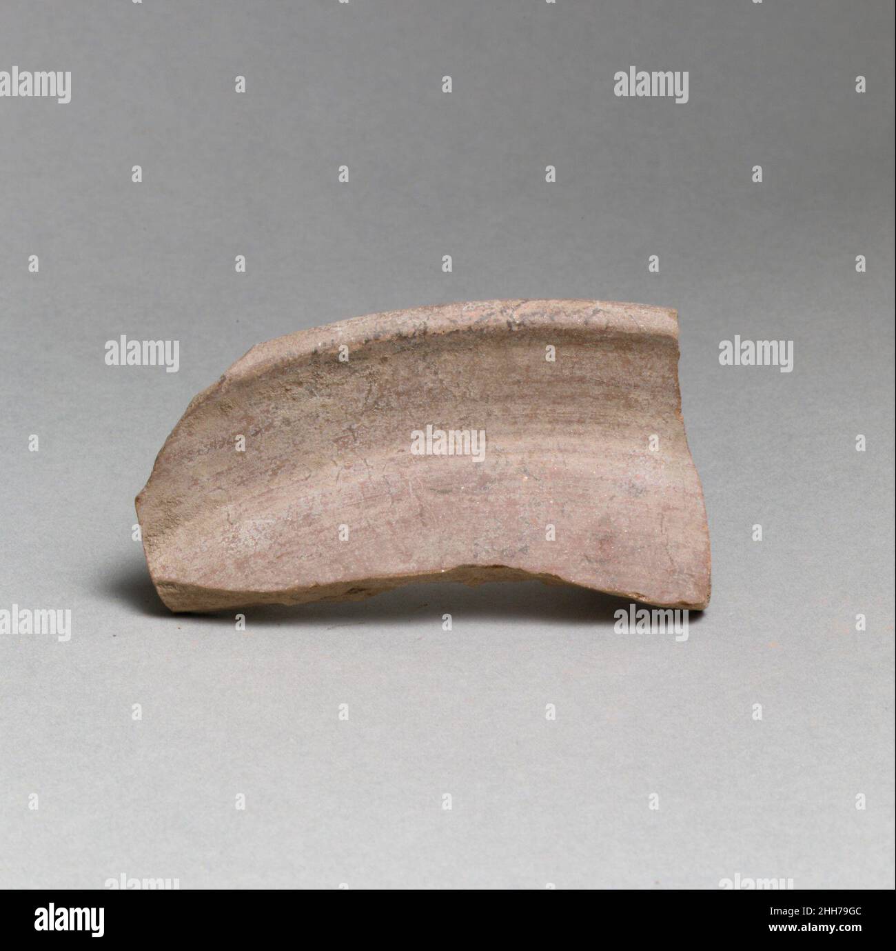 Vasenfragment Ostgriechisch/Sardis, Lydisch. Vasenfragment 252772 Ostgriechisch/Sardis, Lydisch, Vasenfragment, Terrakotta, insgesamt: 3 1/8 x 2 7/8in. (7,9 x 7,3cm). Das Metropolitan Museum of Art, New York. Schenkung der American Society für die Ausgrabung von Sardes, 1926 (26.199.205) Stockfoto