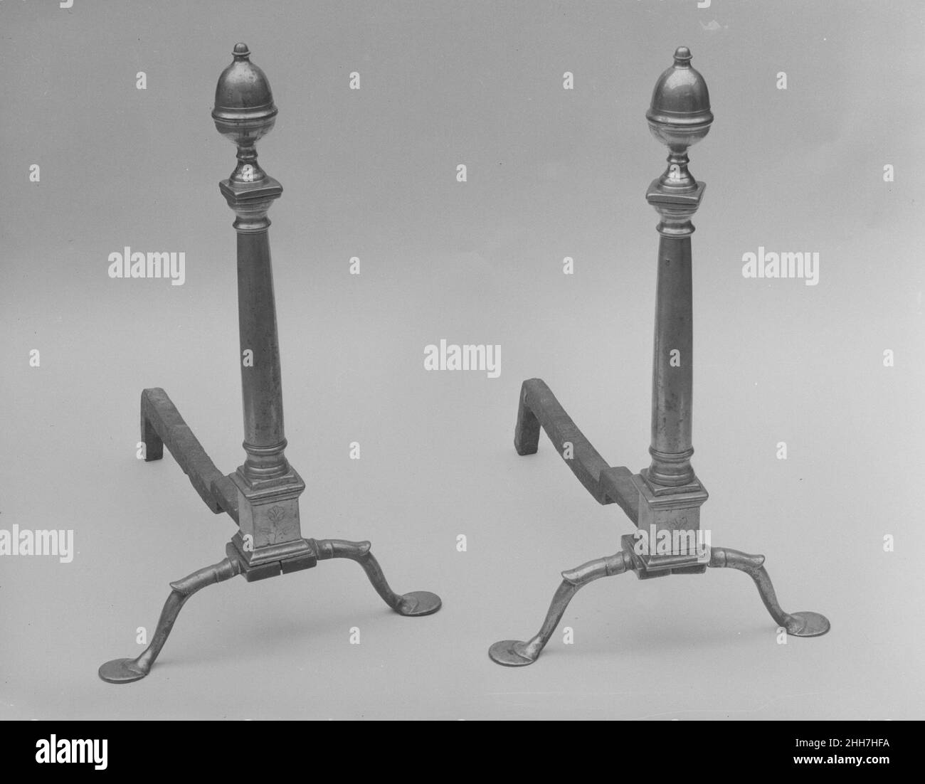 Andiron ca. 1790 Paul Revere Jr., Amerikaner. Andiron. Amerikanisch. Ca. 1790. Messing. Hergestellt in Boston, Massachusetts, USA Stockfoto