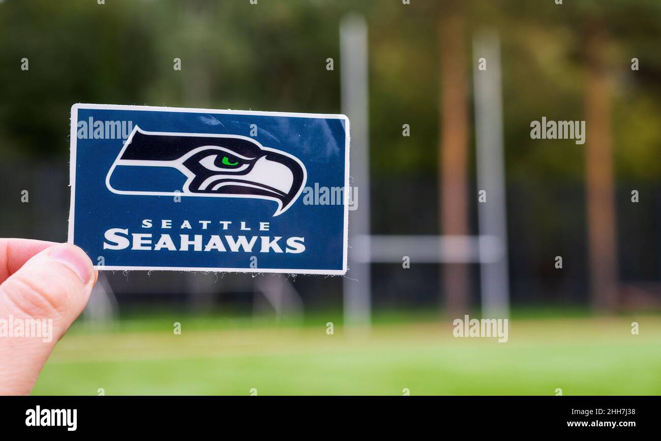 16. September 2021, Seattle, Washington. Das Emblem eines professionellen amerikanischen Fußballteams Seattle Seahawks mit Sitz in Seattle im Sportstadion. Stockfoto