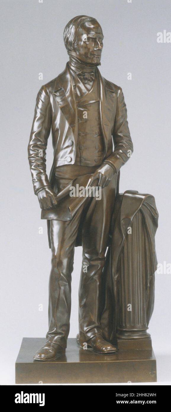 Henry Clay 1858 Thomas Ball American ermutigt durch den kommerziellen Erfolg seiner 'Daniel Webster'-Statuette (69.219.2) modellierte Ball 'Henry Clay' in Boston als Begleitstück.' Durch die Paarung von Webster und Clay spielte Ball auf ihre führende Rolle bei der Aushandlung eines nationalen Kompromisses in der Zeit vor dem Bürgerkrieg an. Clay (1777–1852) bekleidete während seiner langen Karriere viele Ämter auf Bundesebene und kam 1850 aus dem Ruhestand, um den Kompromiss von 1850 zu orchestrieren, ein Versuch, offene Feindseligkeiten zwischen dem Norden und dem Süden über die Ausweitung der Sklaverei zu verhindern. Ball strebte nach einem realistischen Stockfoto