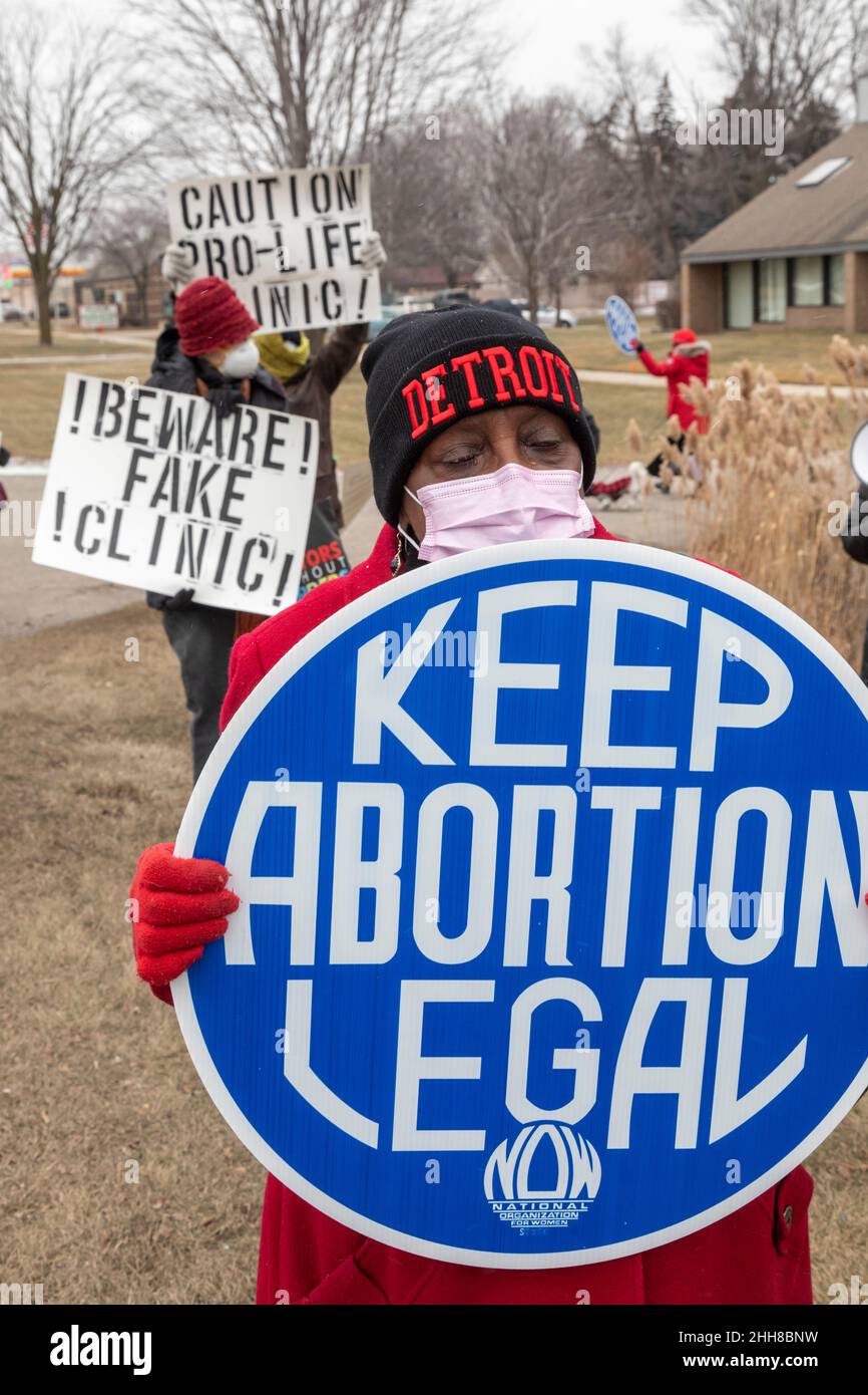 Southfield, Michigan - Abtreibungsrechtler pickern das Problem Pregnancy Centre, das sie als eine "falsche Klinik" mit einem Anti-Abtreibungsagent bezeichnen Stockfoto